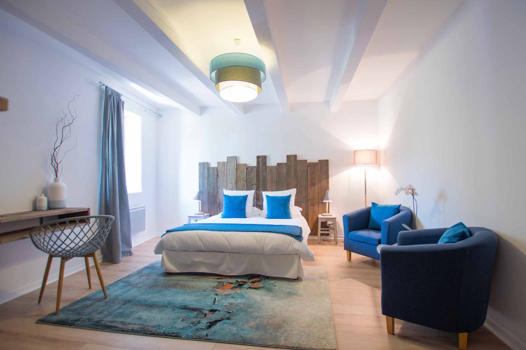 Chambre d'hôtes Bleu de Campagne | Maison d'hôtes Bastide de Gourbets, entre Luberon et Mont-Ventoux