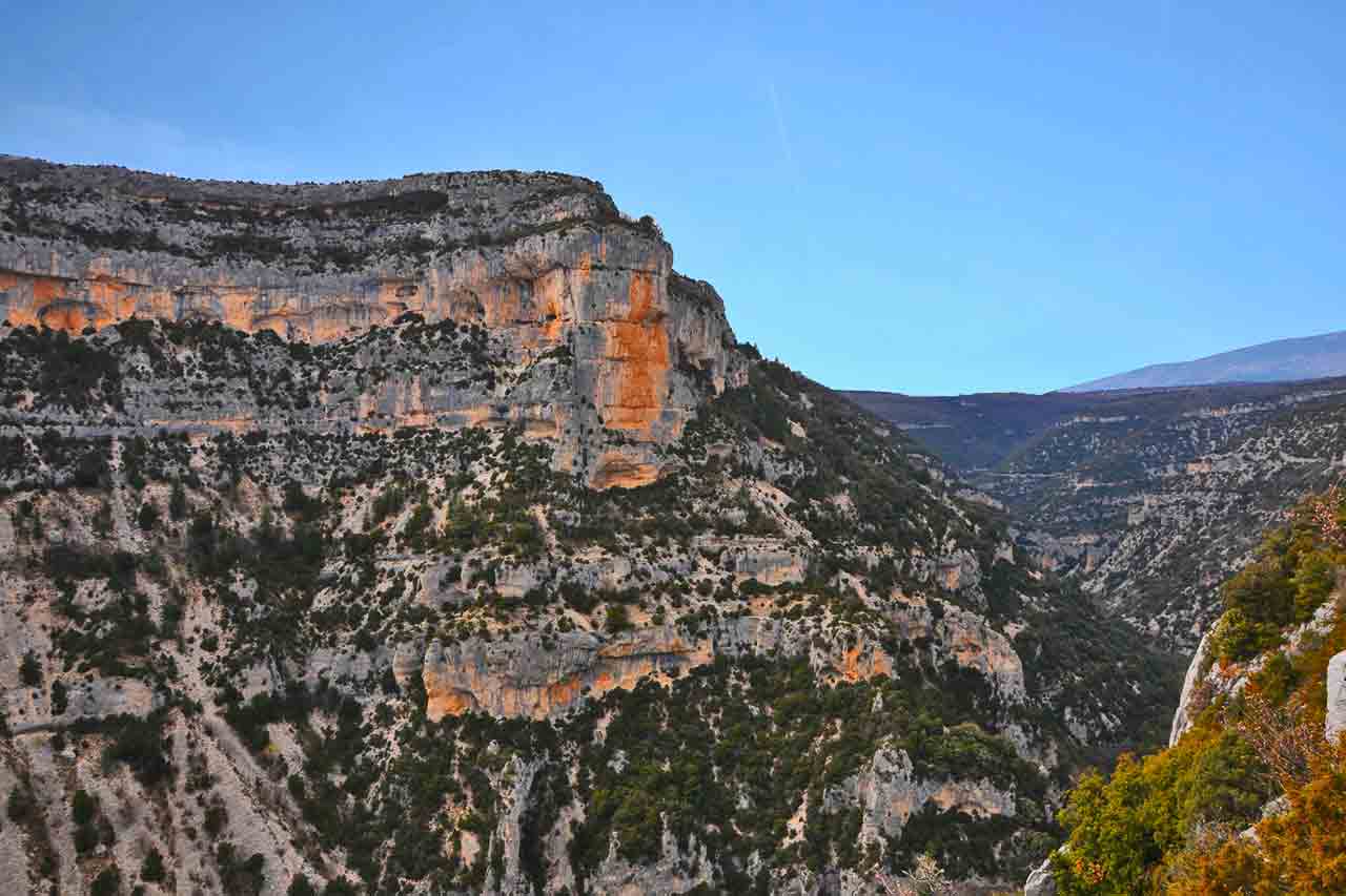 Gorges de la Nesque, à proximité de la chambre d'hôtes la Bastide des Gourbets, entre Luberon et Mont Ventoux