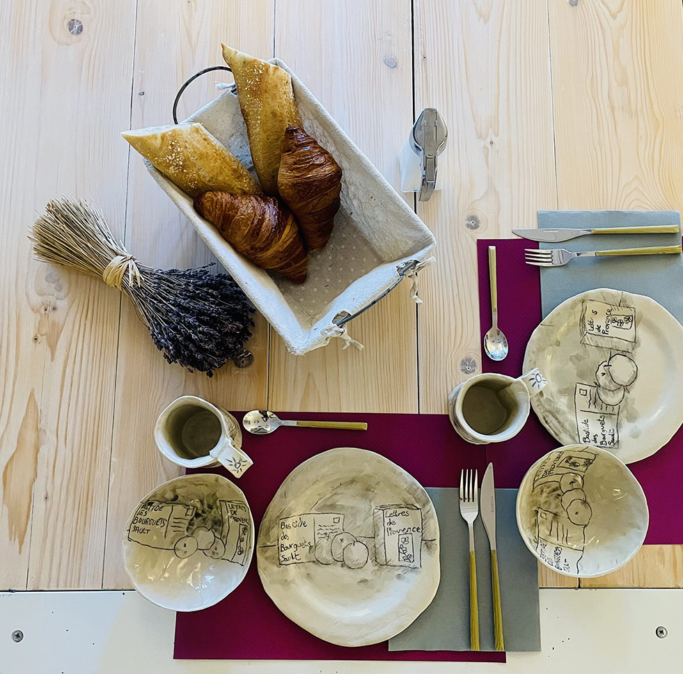 Petit déjeune à la Bastide des Bourguets, chambre d'hôtes entre Luberon et Mont-Vantoux